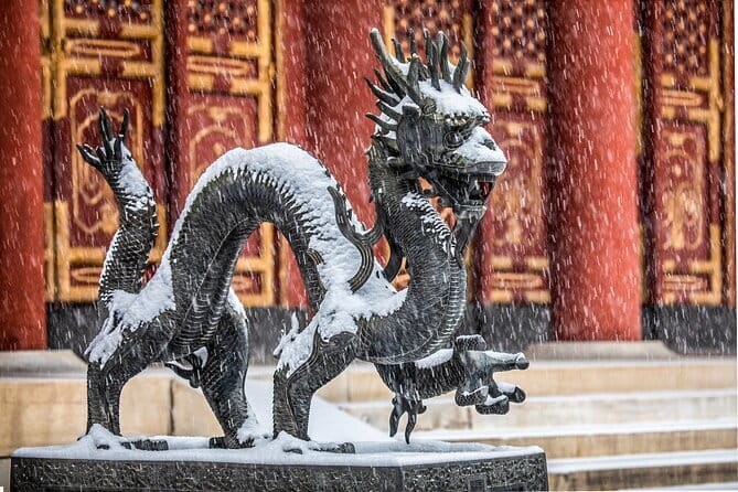 Camping Overnight Tour On The Wild Great Wall - The role of the guide and the group