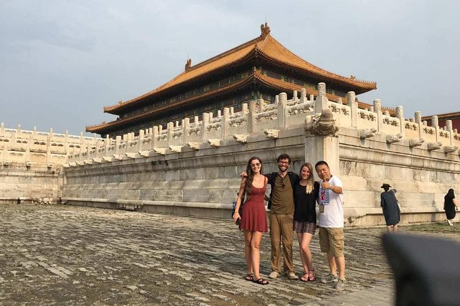 Forbidden City & Tiananmen Square Private Layover Guided Tour - Meeting the guide after your flight