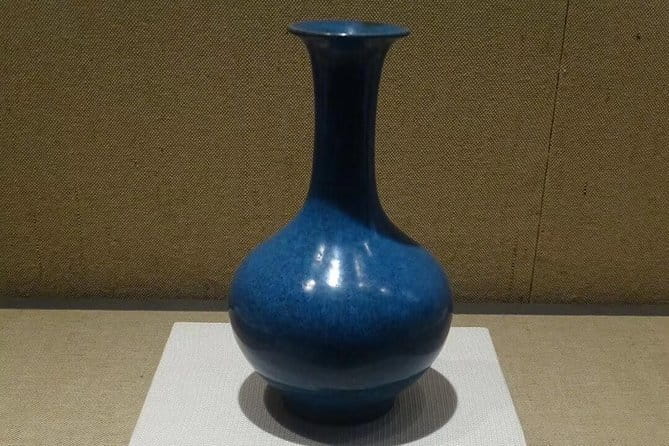 Full-Day Private Tour Panjiayuan Antique Market and Beijing Capital Museum - A Beijing-style lunch between the stops