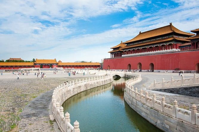 Great Wall of China at Mutianyu Full-Day Private Tour Including Lunch - What your guide adds to the experience