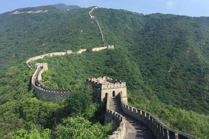 Great Wall of China at Mutianyu Full-Day Tour Including Lunch from Beijing - Climbing the 2,250-meter Mutianyu wall