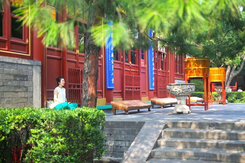 Hutong Walking Tour: Discover Real Beijing without Crowds - Zhuanta Hutong and the texture of old neighborhoods