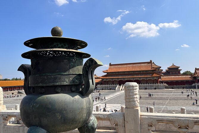 Imperial Secret-Forbidden City and Jingshan Park Small Group Tour - What the guides add to the experience
