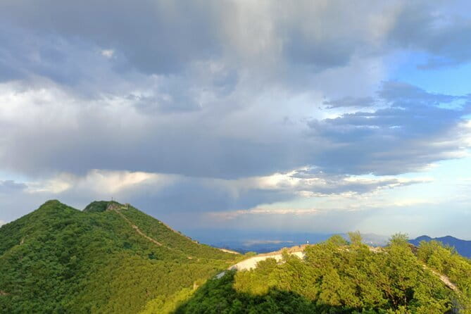 Jiankou Great Wall private guided day tour in English - The 10:00 am pickup and two-hour ride from Beijing