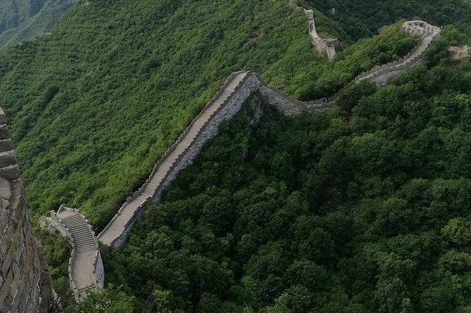 Jiankou Great Wall (To Mutianyu) Private Guided Day Tour - A guide who knows the rough route