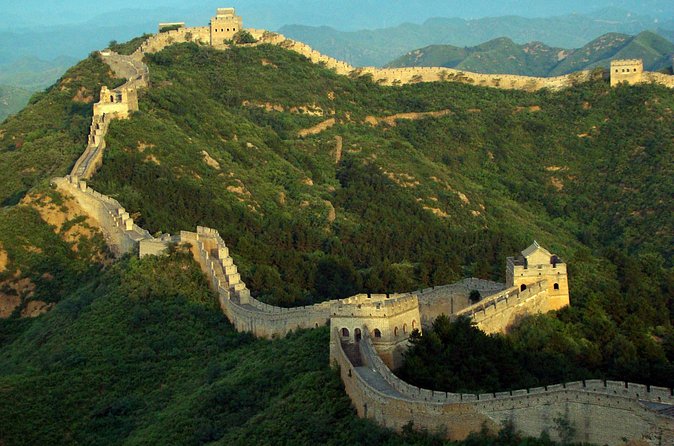 Jinshanling Private Tour with Night View of Simatai and Gubei Water Town from Beijing - Guides, pacing, and the private advantage
