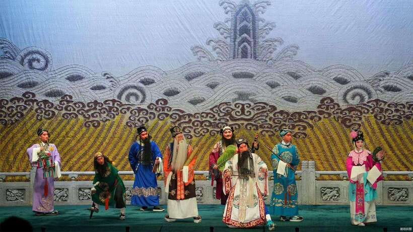 Liyuan Theater Beijing Opera Show Tickets - Arriving at the Qianmen Jianguo Hotel