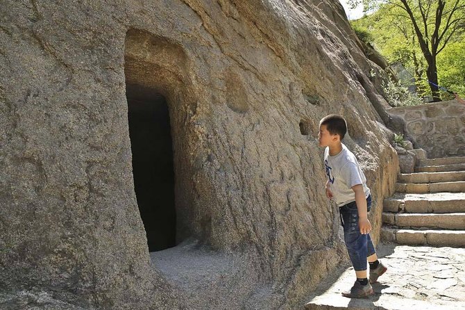 Longqing Gorge and Guyaju Caves Private Day Tour - Why this Beijing day trip feels different