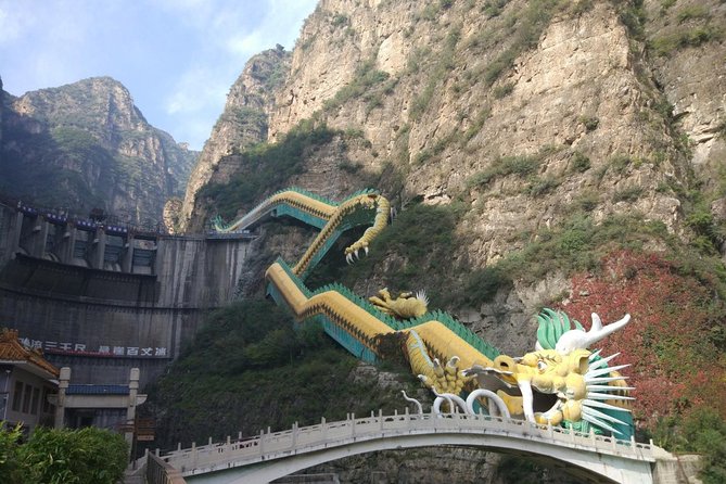 Longqingxia Gorge Cruise and Guyaju Cave Dwellings Private Day Tour - Lunch at a local farmhouse