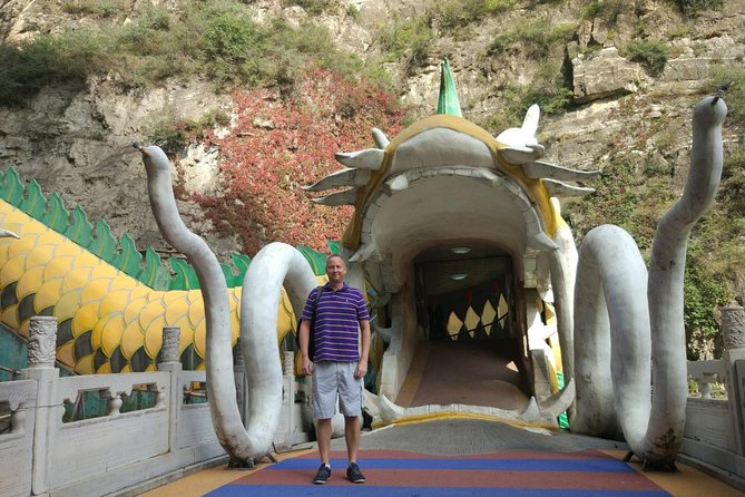 Longqingxia Gorge Cruise and Guyaju Cave Dwellings Private Day Tour - The value of a private guide and driver