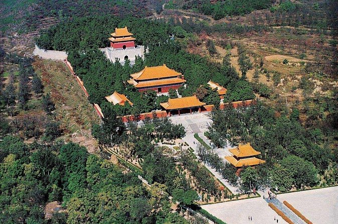 Ming Tombs Entrance Ticket with Optional Guided &Transfer Service - Getting there and managing the one-and-a-half-hour journey