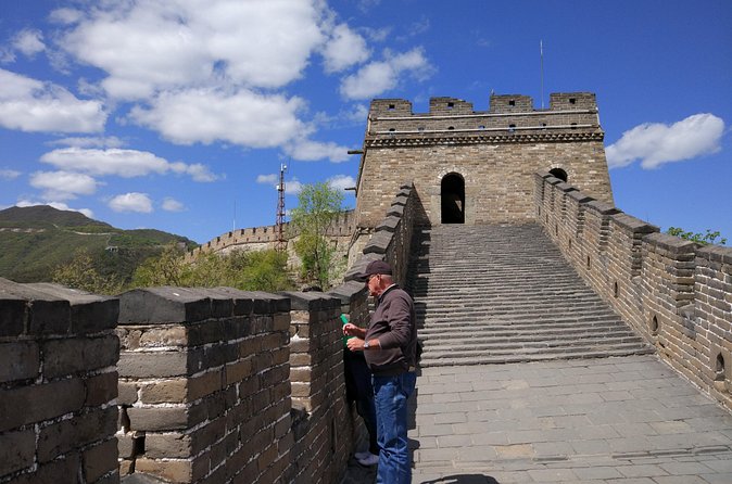 Mini Group: Half-Day Great Wall at Mutianyu Hiking Tour - Weather, Seasons, and Practical Preparation