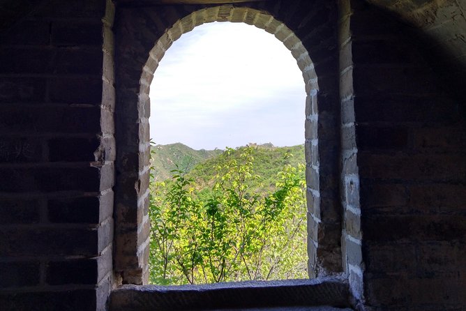 Mini Group: Half-Day Great Wall at Mutianyu Hiking Tour - Arriving at Mutianyu and Choosing Your Route