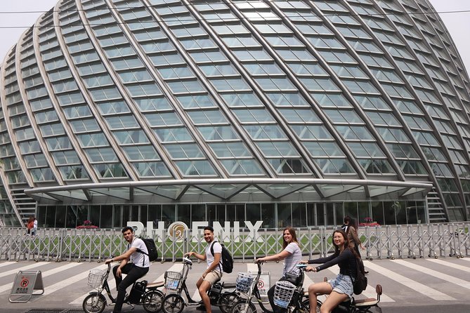 Modern Beijing Discovery by Bike - Jianwai SOHO and the fast-moving city center