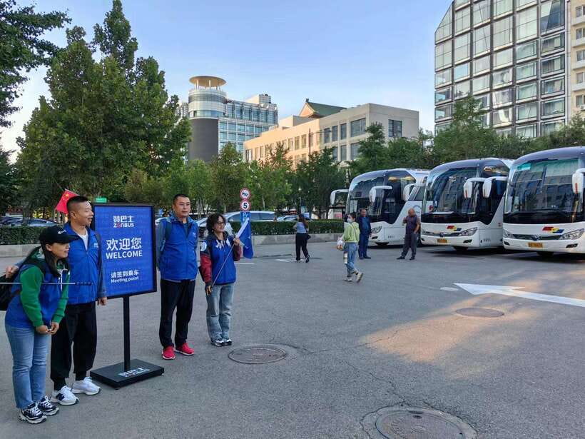 Mutianyu Great Wall Bus, Departure 8/9/10am, Return 3/4/5pm - Why this bus works better than a roadside bargain