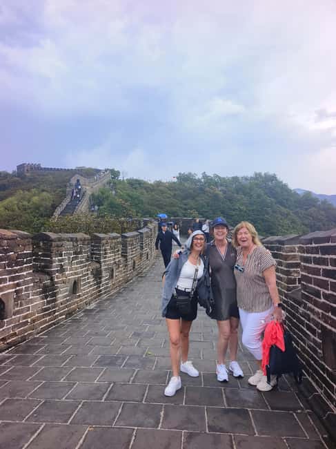 Mutianyu Great Wall Private Tour with English Driver - Driver or tour guide: which option should you choose?