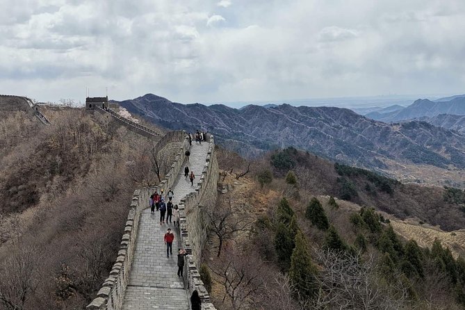Mutianyu Great Wall Private Trip VIP Fast Track from PEK Airport - Lunch after the wall