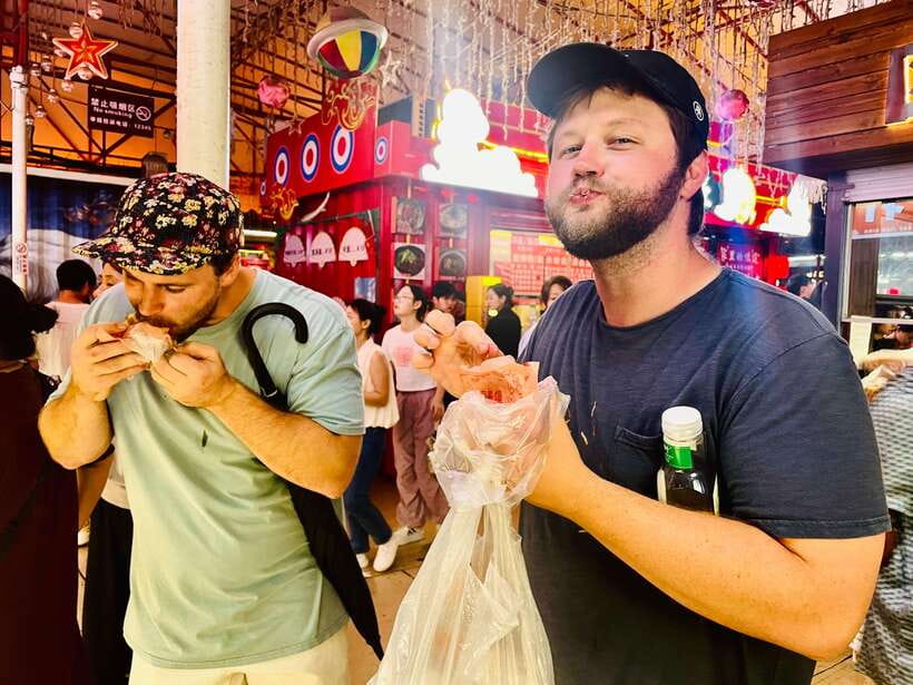 Night Market Haggling Adventure with an English Guide! - Why Panjiayuan makes a good night out