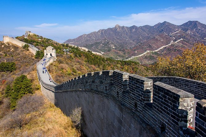Private 1-Day Great Wall of China Tour to Juyongguan Pass, Badaling & Mutianyu - What the guide adds to the experience