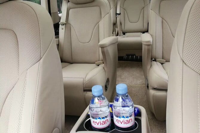 Private Beijing Airport Transfer To Beijing Downtown Hotel - The driver, the vehicle, and the limits of the service