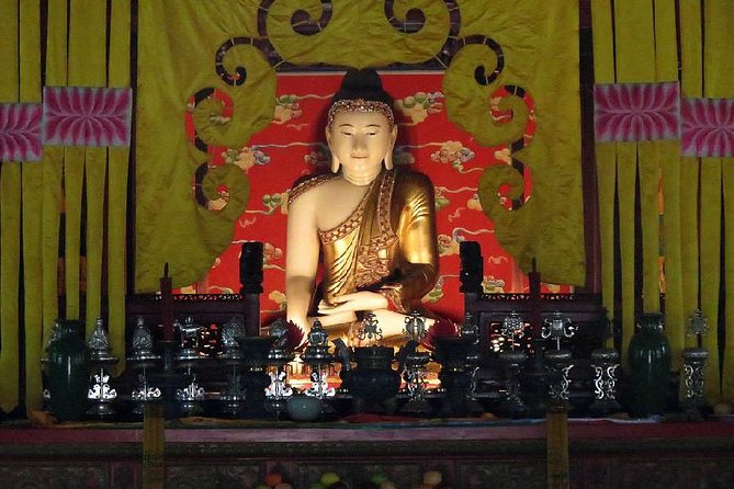 Private Beijing Jingshan Hill, Beihai, and Hutongs with Imperial Lunch/Dinner - Who will get the most from this day