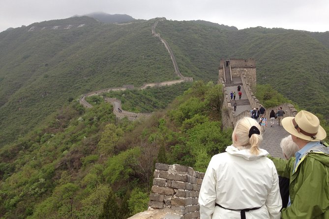 Private Beijing Layover Tour: Mutianyu Great Wall and Forbidden City with Cable Car and Meal - Lunch near the Great Wall