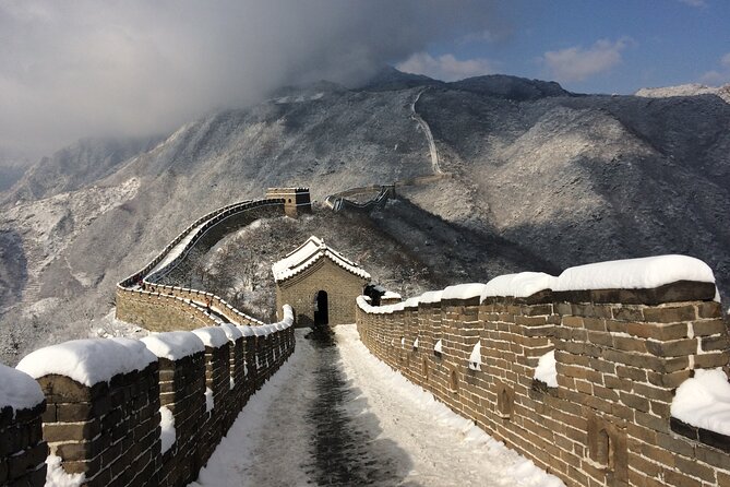 Private Day Tour: Mutianyu Great Wall and The Summpr Palace. - Lunch near the wall