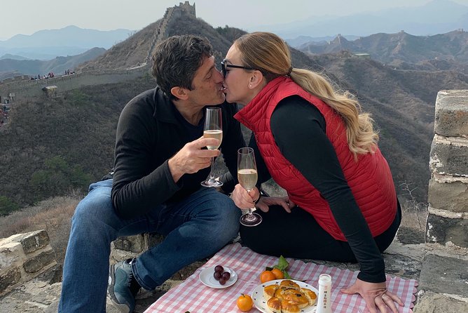 Private Day Trip to the Huanghuacheng Wild Great Wall with Picnic - The Guide’s Role in the Day