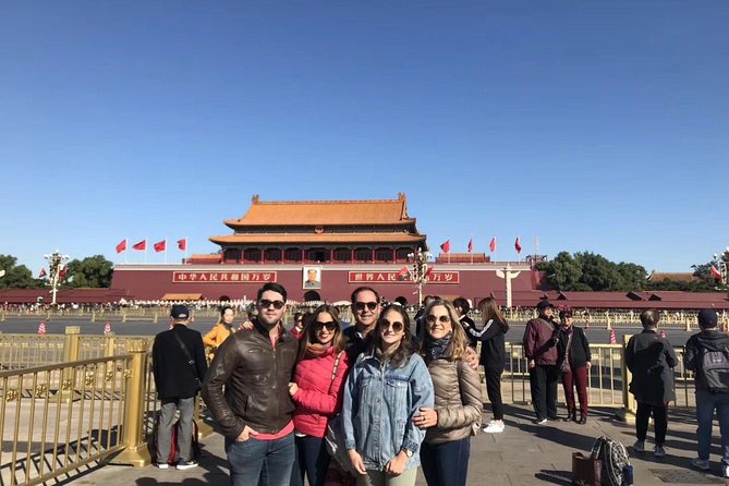 Private Forbidden City and Mutianyu Great Wall Day Tour - Walking into the Forbidden City