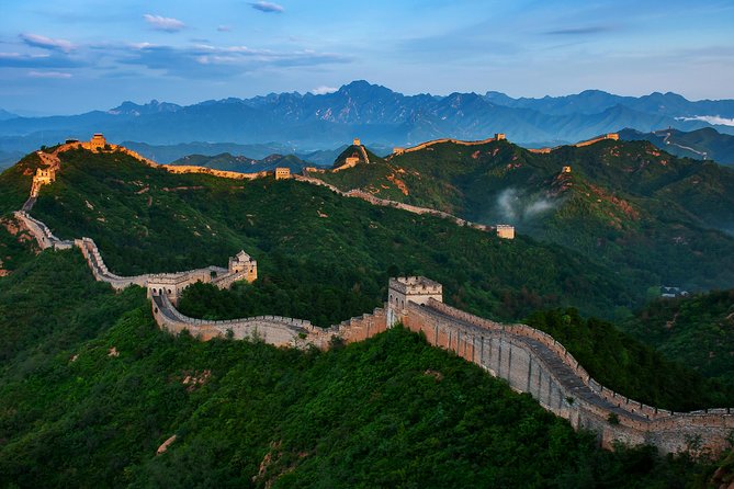 Private Great Wall Hiking Tour from Simatai West to Jinshanling - Managing the farmers at the trail start