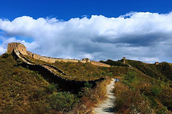 Private Great Wall of Gubeikou Hiking Tour from Beijing - Turning back toward the 24 Eye Tower