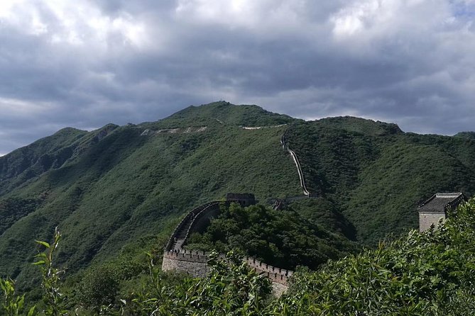 Private Half-Day Mutianyu Great Wall Tour including Round Way Cable Car or Toboggan - Why Mutianyu works well for a half-day