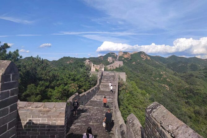 Private Jinshanling Great Wall Hiking Tour - Why Jinshanling is a better hiking choice than the busiest wall sections