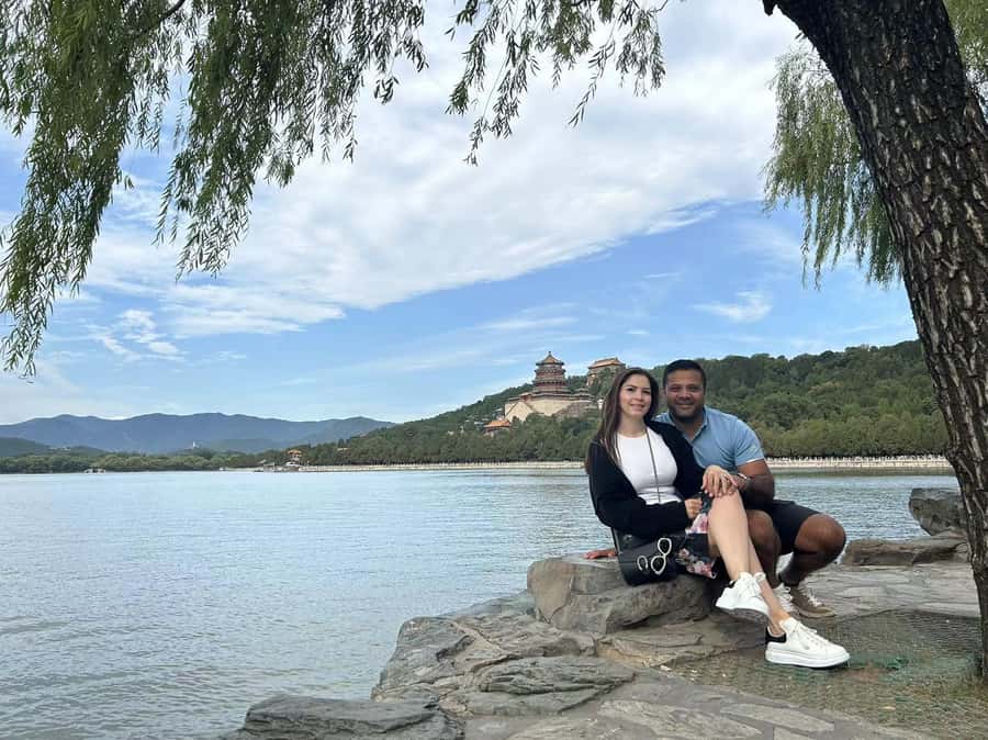 Private Tour-Great Wall Sunset & Hutong Walk - Walking through Beijing’s Hutong old downtown