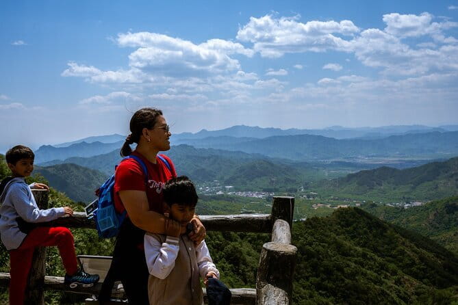 Private Tour to Mutianyu or Jinshanling Great Wall with Options - Price, inclusions, and the real value