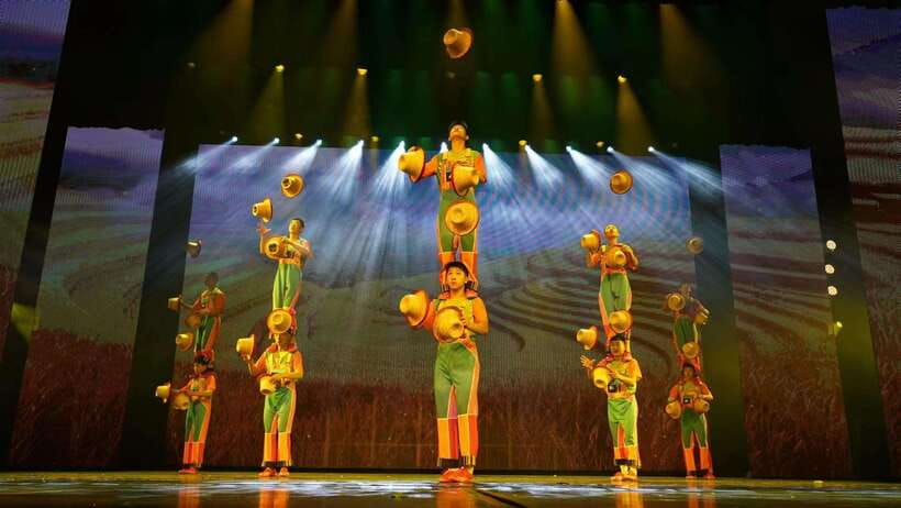 Red Theatre Beijing Acrobatic Show Tickets - Choosing your seat at the Red Theatre