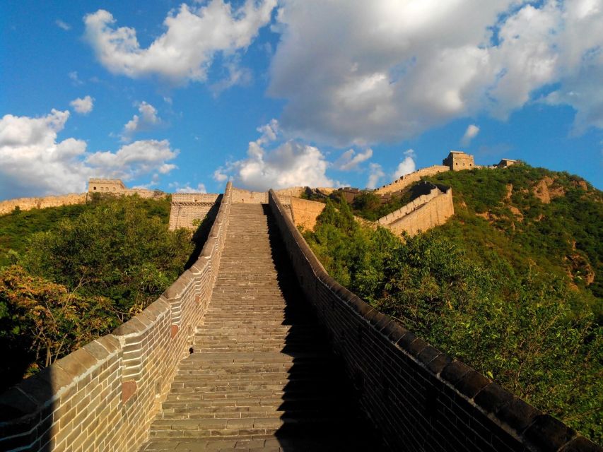 Small Group Tour With Beijing Great Wall And Forbidden City - The jade gallery and the day’s sales stops