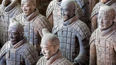 Bus Tour of Terracotta Warriors With Guide & Lunch