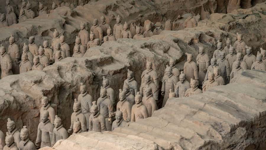 Xian: Bus Tour of Terracotta Warriors With Guide & Lunch - Inside the museum, watch for scale and detail