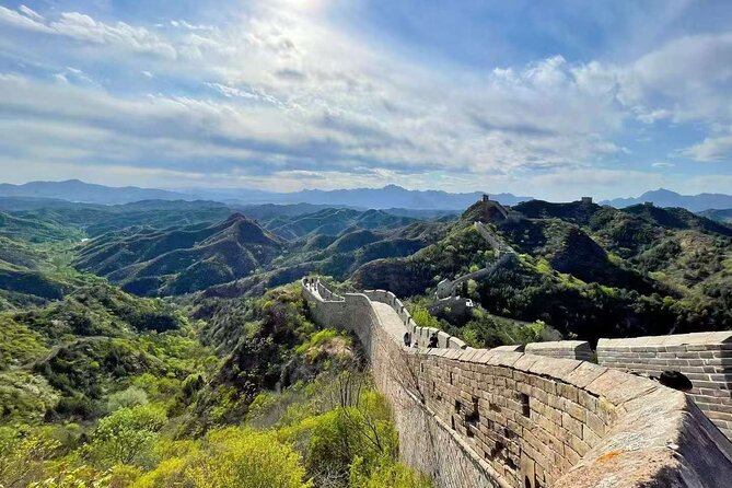 ZANBUS: Trip to the Jinshanling Great Wall Departing at 7:30 AM - Arriving at Jinshanling and choosing your route