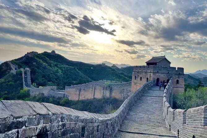 ZANBUS: Trip to the Jinshanling Great Wall Departing at 7:30 AM - The 2.5-hour Essential Great Wall route